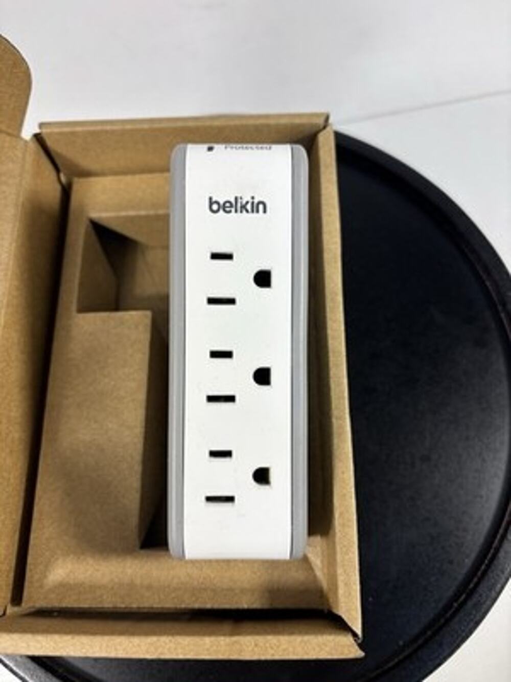 NIB Belkin BST300 Travel Surge Protector 3 Outlet Swivel Plug Original Box